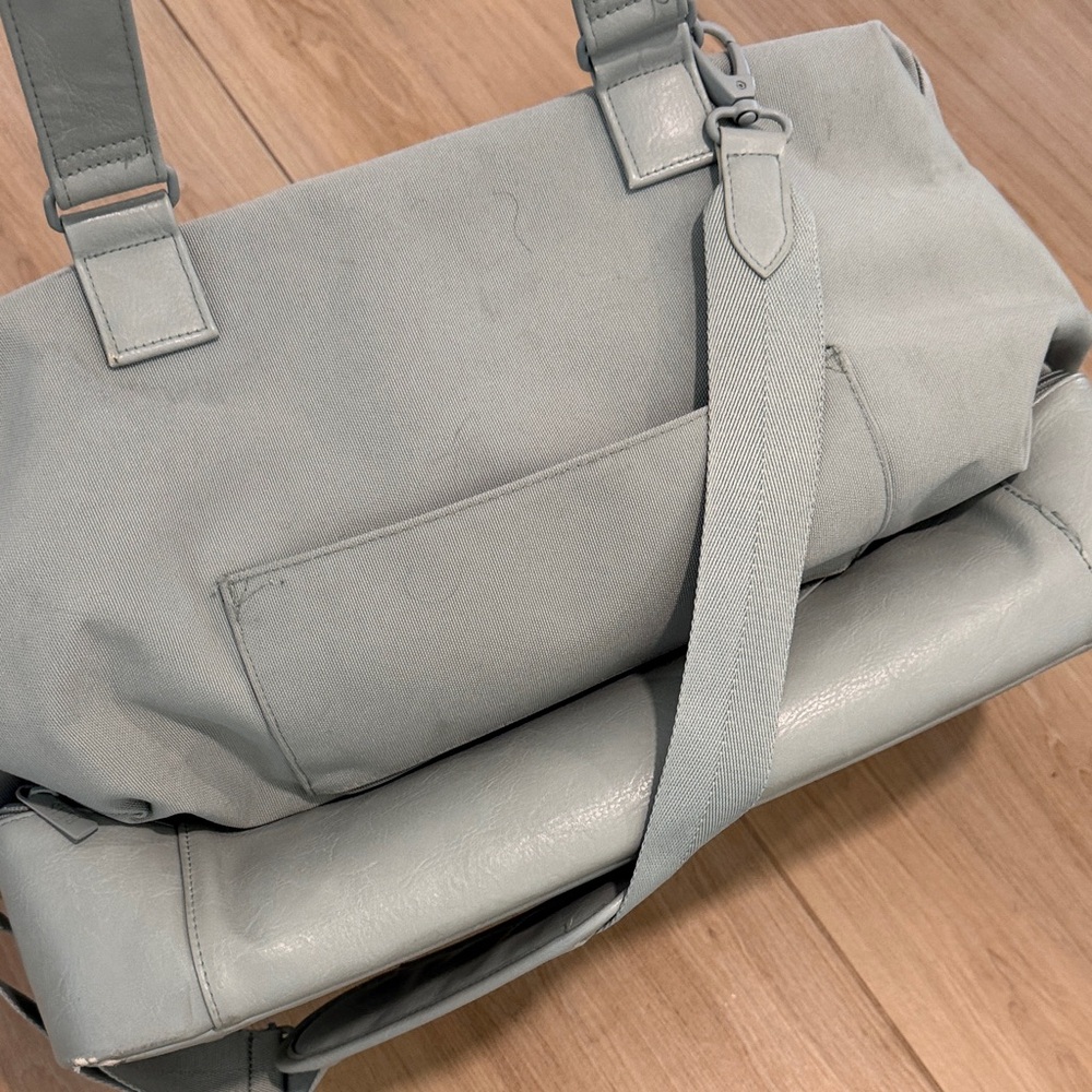 BEIS Mint Travel Duffel with Bottom Compartment - Picture 4 of 13